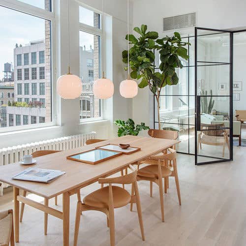 VL45 Radiohus Pendant glass white gold metal / Ø 17.5 cm - 1940 reissue - Louis Poulsen - White / Brass - Brass, Mouth blown glass