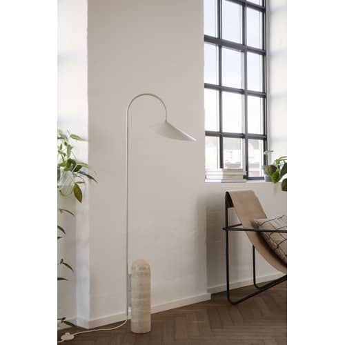 Poltrona Desert tessuto beige / Struttura nera - Bottiglie di plastica riciclate - Ferm Living - Metallo Nero / Tela Tinta Unita - Acciaio termolaccato, Tessuto riciclato