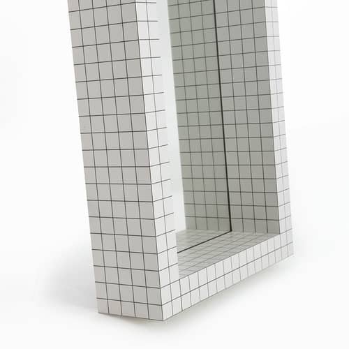 Specchio murale Quaderna 476 materiale plastico bianco / L 51 x H 195 cm -  Superstudio, 1972 - Zanotta - Bianco/Griglia nera - Pannello alveolare, Plastica laminata, Vetro