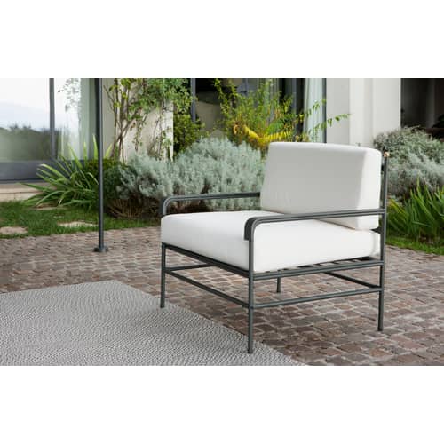 Fauteuil rembourré Toscana    - Unopiu - Gris graphite / Coussins blanc Latte - Acier thermolaqué, Fer galvanisé, Mousse, Tissu acrylique