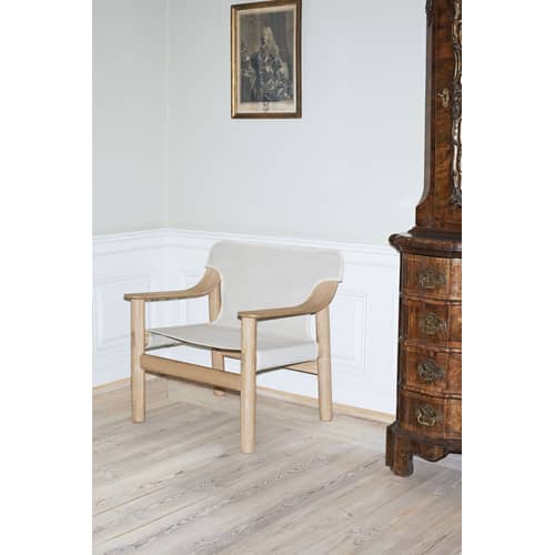 Fauteuil bas Bernard tissu beige bois naturel - Hay - Beige / Bois clair - Chêne massif, Contreplaqué de chêne moulé, Toile