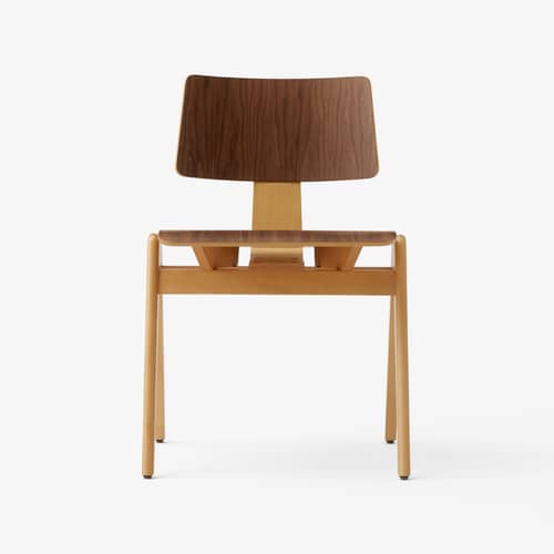 Daystak RD1 Stacking chair wood brown / Robin Day, 1951 - &tradition - Beechwood & Walnut - Moulded walnut plywood, Natural beechwood