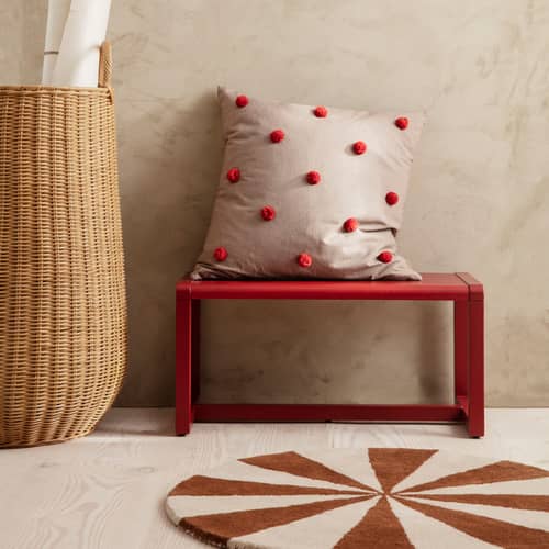 Kinderbank Little Architect holz rot / L 62 cm - Ferm Living - Mohnblume - Esche massiv, Eschefurnier, Holzfaserplatte