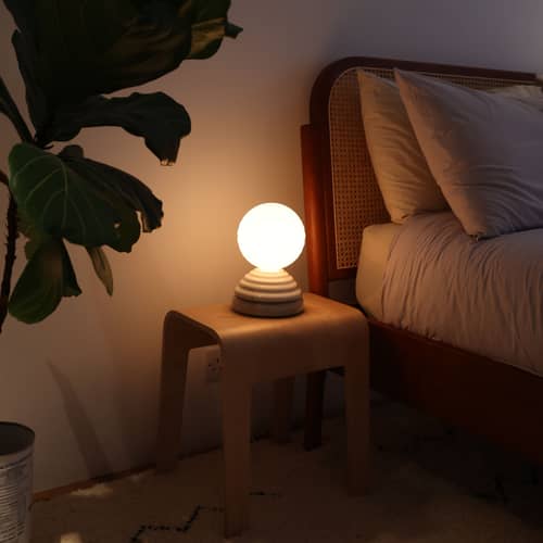 Lampe réveil Wake / Simulateur aube & coucher de soleil - TALA - Blanc galet - Céramique