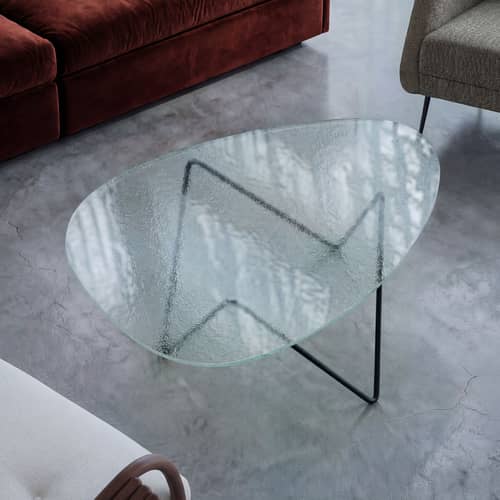 Table basse Pedrera verre texturé / 106 x 86 cm - Réédition 1955 - Gubi - Verre transparent (texturé) / Pied noir - Acier, Verre trempé texturé