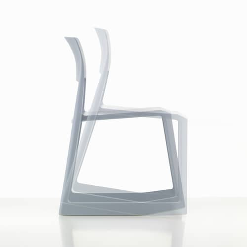 Chaise empilable Tip Ton RE bleu / Plastique recyclé - Inclinable & ergonomique - Vitra - Gris bleuté - Polypropylène recyclé