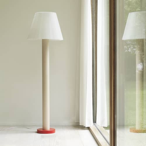 Lampada a stelo Cellu metallo beige - Normann Copenhagen - Sabbia / Piede Rosso - Acciaio, Alluminio, PVC