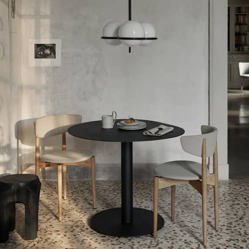 Runder Tisch Pond Café OUTDOOR metall schwarz / Ø 88 cm - Asymmetrische Form - Ferm Living - Schwarz - Verzinkter, pulverbeschichteter Stahl
