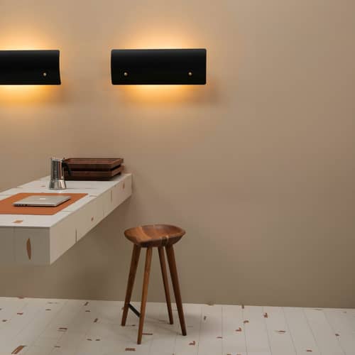 G32 Wall light with plug metal black / L 70 cm - 1954 Reissue by Pierre Guariche - SAMMODE STUDIO - Black - Brass, Steel