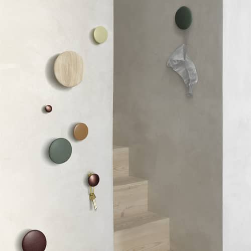 Patère The Dots Wood Small / Bois - Ø 9 cm - Muuto - Caramel - Frêne teinté