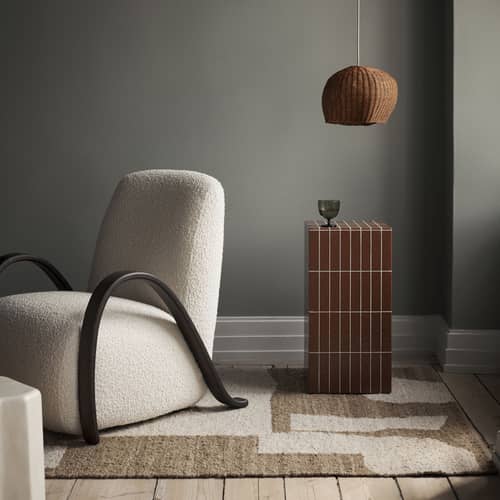 Poltrona imbottita Buur tessuto bianco / Tessuto bouclé - Ferm Living - Bianco sporco (tessuto bouclé) - Massello di quercia colorato, Schiuma PU, Tessuto bouclé