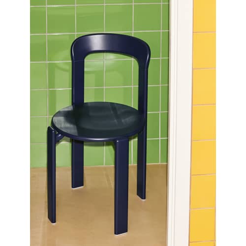 Sedia impilabile Rey legno blu / By Bruno Rey x Dietiker, 1971 - Legno - Hay - Blu scuro - Compensato di faggio, Faggio massello