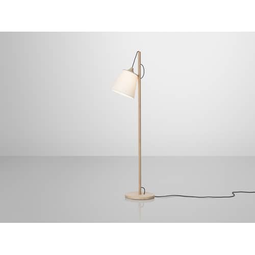 Lampadaire Pull lamp bois naturel / Abat-jour réglable - Fabriqué artisanalement - Muuto - Chêne / Abat-jour blanc - Chêne massif, Plastique recouvert de tissu