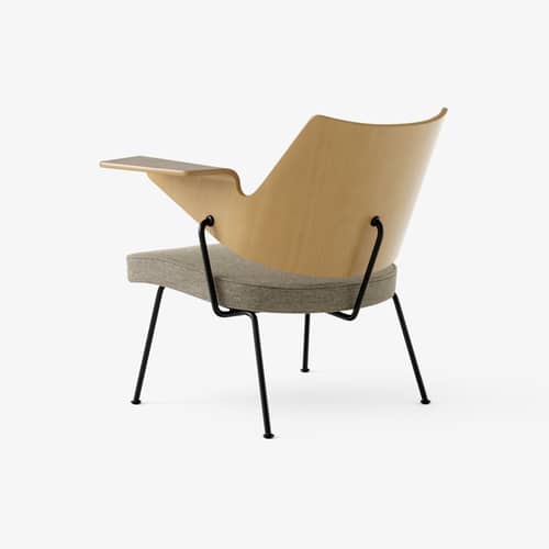 Poltrona imbottita RFH RD8 legno naturale / Robin Day, 1951 - &tradition - Tessuto Beige (Tessuto Hallingdal 227) / Noce e Faggio - Acciaio termolaccato, Compensato di faggio, Compensato di noce, Schiuma HR, Tessuto Kvadrat