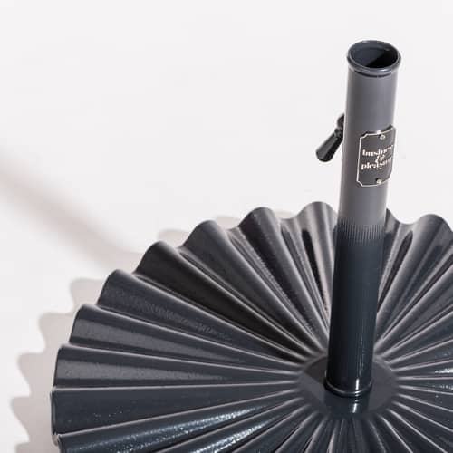 Sonnenschirmfuß The Clamshell metall schwarz / 25 kg – Für Masten von 2,5 bis 3,81 cm - BUSINESS & PLEASURE - Schwarz Vintage - Karbonstahl