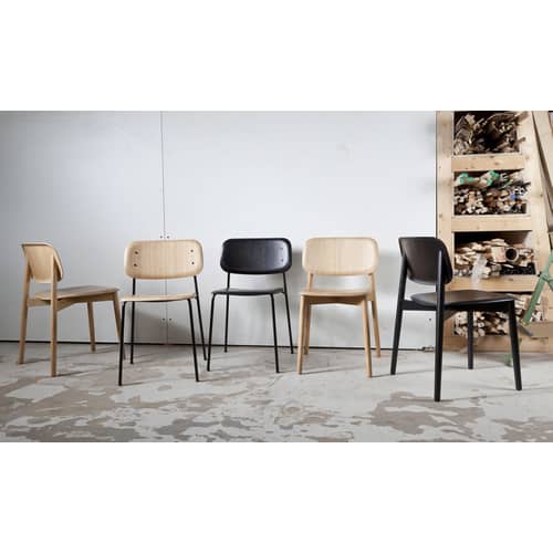 Chaise empilable Soft Edge 60 bois noir - Hay - Noir - Chêne massif teinté, Contreplaqué de chêne teinté