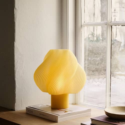 Lampe de table Soft Serve Grande jaune / H 35 cm - CRÈME ATELIER - Sorbet limoncello - PLA recyclé