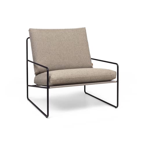Gepolsterter Sessel Desert Dolce textil beige / Innenbereich-Außenbereich - Ferm Living - Dunkler Sand (Stoff Dolce) / Schwarz - Gewebe, Polyesterwatte, Polyurethan-Schaum, Stahl