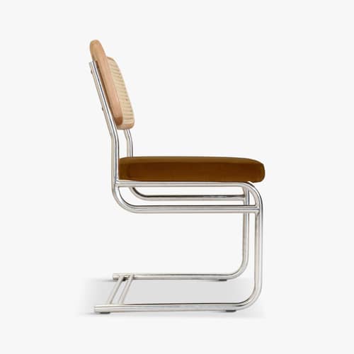 Gepolsterter Stuhl Uberto faser braun / Rattan-Geflecht - NV GALLERY - Karamel (Velours) / Natürliche Esche - Esche massiv, Rattan-Geflecht, Velours