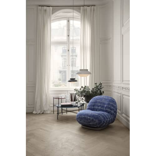Fauteuil rembourré Pacha tissu bleu / Pierre Paulin - Réédition 1975 - Gubi - Bleu (Tissu Harp 102) / Base noire - Contreplaqué, MDF peint, Mousse, Tissu