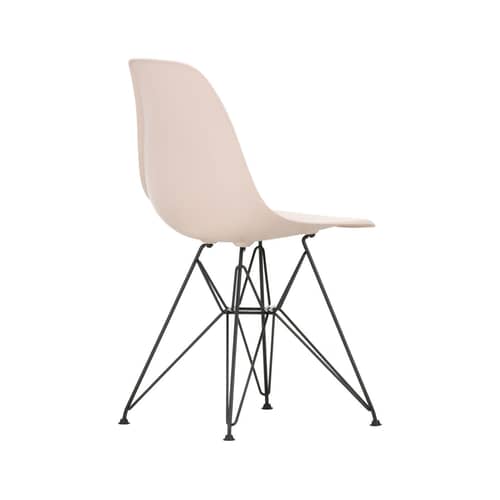 Chaise RE DSR - Eames Plastic Side Chair / (1950) - Pieds noirs / Recyclé - Vitra - Rose tendre / Pieds noirs - Acier laqué époxy, Plastique recyclé post-consommation