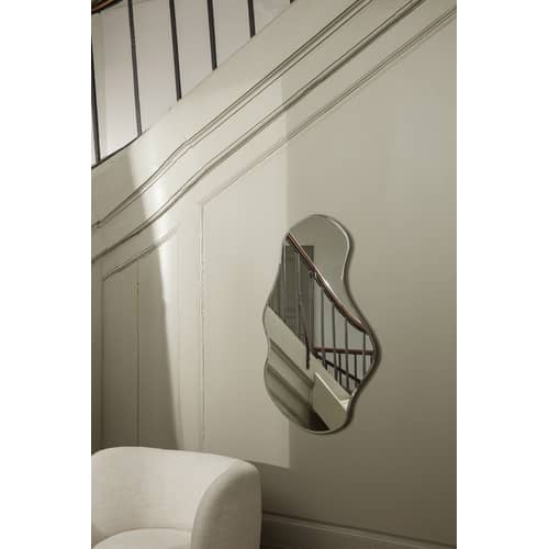 Miroir mural Pond Large gris argent métal / 63,5 x 110 cm - Ferm Living - Chromé foncé - MDF peint, Verre, Zinc plaqué chrome