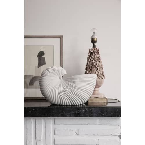 Vase Shell céramique blanc / Coquillage - 31 x 15 x H 21 cm - Ferm Living - Blanc cassé - Grès