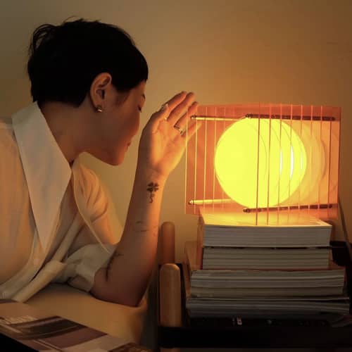Lampe de table Lop Big Square plastique orange / Lauréat Archiproducts Design Award - BANG - Orange - Acrylique, Inox, Verre