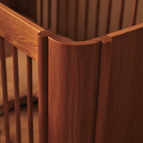 Mitwachsendes Babybett Tilu holz natur - Ferm Living - Eiche - Eichenfurnier, massive Eiche