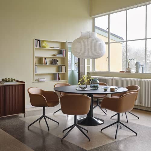 Runder Tisch Midst von Muuto - grau eiche natur