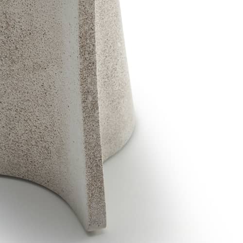 Tavolino Fossil Medium pietra bianco / 36 x 50 x H 42 cm - MDF Italia - H 42 cm / Cemento bianco caldo - Calcestruzzo alleggerito