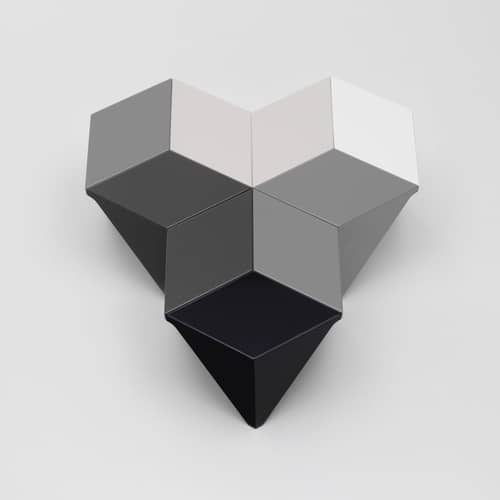 Prismatic 2 Coffee table metal grey / Isamu Noguchi, 1957 / 41 x 41 x H 37.5 cm - Vitra - Grey (3 shades) - Aluminium