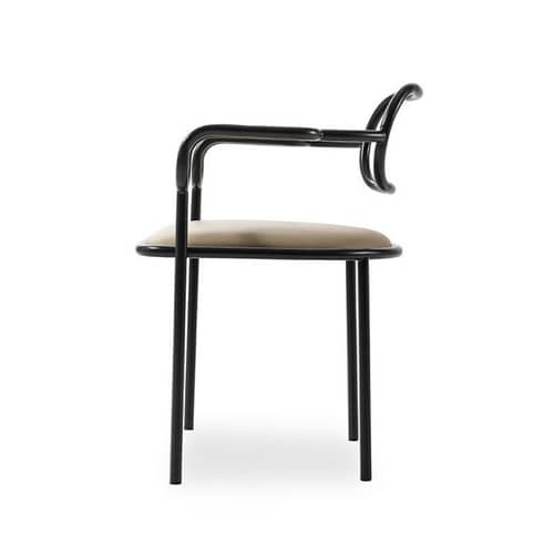 Fauteuil rembourré 01 Chair cuir beige / Shiro Kuramata, 1979 - Cappellini - Cuir beige / Noir - Cuir, Fer verni, Hêtre multicouche, Mousse polyuréthane