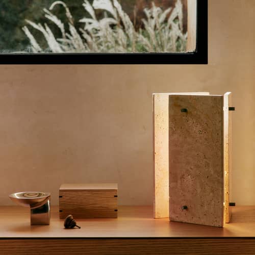 Lampada da tavolo Oeste pietra beige / Travertino - Ferm Living - Sabbia - Alluminio, Travertino
