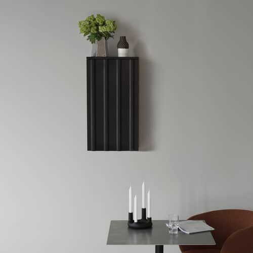 Rangement mural Rib bois noir / L 40 x P 23 x H 73 cm - Normann Copenhagen - Noir - Chêne massif, Placage de chêne