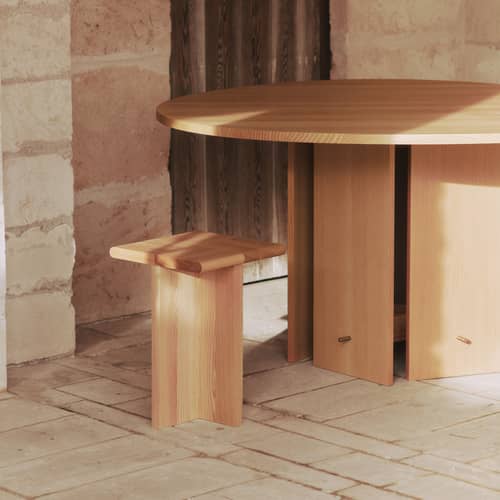 Aukko Round table natural wood / Ø 140 cm - Ferm Living - Douglas Fir Fir-tree - Douglas fir veneer, Oiled solid Douglas fir