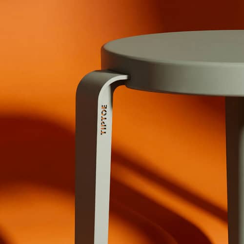 Tabouret empilable Lou Chroma bois vert / Bois éco-certifié - TIPTOE - Gris eucalyptus - Acier, Bois éco-certifié