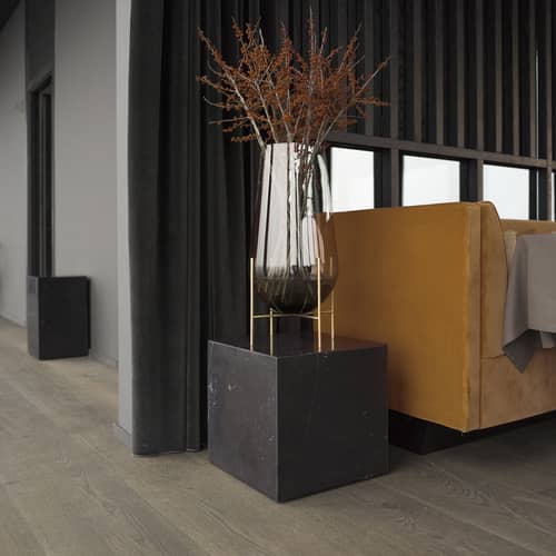 Beistelltisch Plinth Cubic schwarz / Marmor - 40 x 40 x H 40 cm - Audo Copenhagen - Marquina Marmor (schwarz) - Akazienholz, Marmor