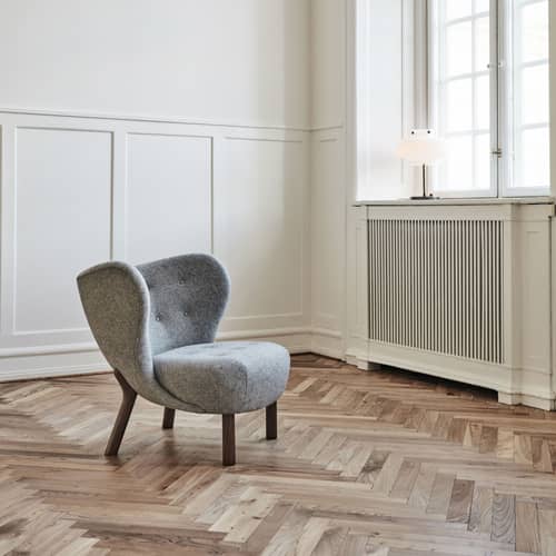 Fauteuil rembourré Little Petra VB1 tissu gris / Réédition 1938 - Tissu Hallingdal - &tradition - Gris (tissu Hallingdal) / Noyer - Mousse, Noyer massif, Tissu Hallingdal