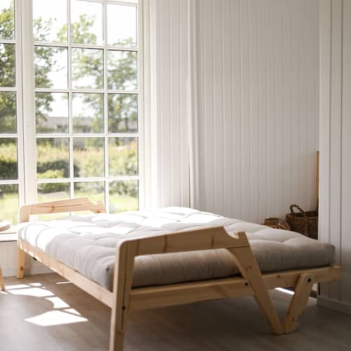 Canapé convertible Grab / L 204 cm - 3 places - KARUP DESIGN - Beige 747 / Pin clair - Fibres recyclées mélangées, Mousse, Pin massif certifié FSC, Tissu