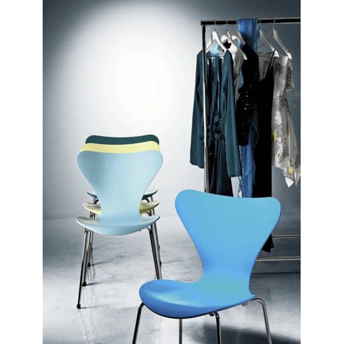 Stapelbarer Stuhl Série 7 holz weiß Esche - Fritz Hansen - Weiß gefärbte Esche - Esche, Stahl