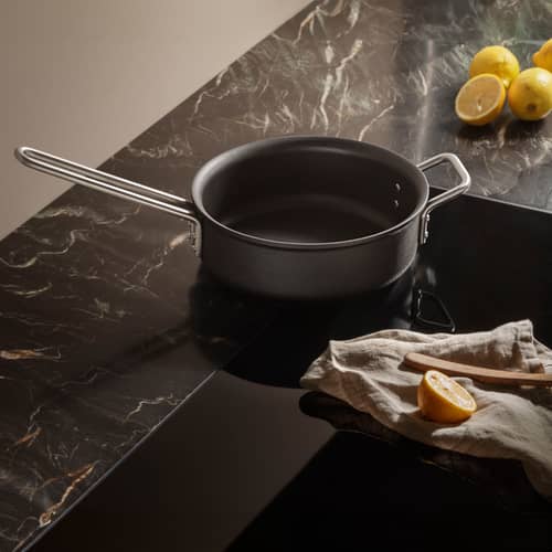 Sauteuse  métal noir professionnelle / Ø 24 cm - Tous feux dont induction - Céramique Slip-Let - Eva Trio - Noir - Aluminium recyclé