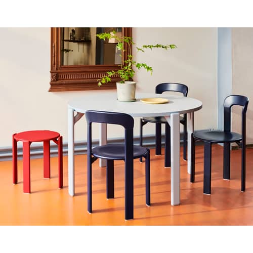 Tabouret empilable Rey bois rouge / By Bruno Rey x Dietiker, 1971 - Bois - Hay - Rouge Scarlet - Contreplaqué de hêtre, Hêtre massif