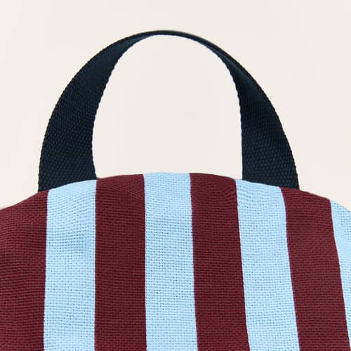 Sitzkissen für Kinder Bliss textil rot - NOBODINOZ - Bordeaux & Blau / Streifen - Expandiertes Polystyrol, Organische Baumwolle