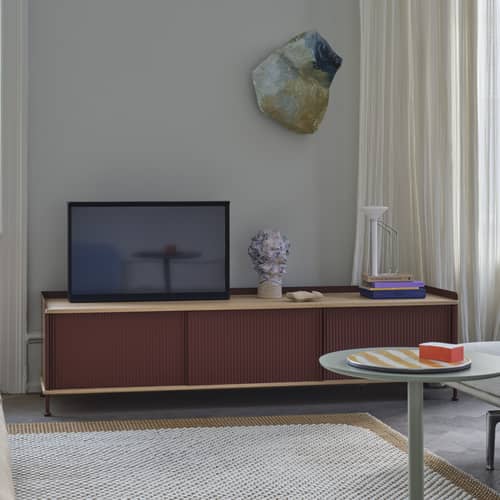 Anrichte Enfold metall schwarz / L 186 x H 48 cm - Muuto - Schwarz - Lackierte massive Eiche, lackierter Stahl