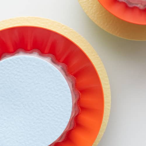 Applique Mina multicolore / Ø 20 cm - Plastique recyclé / Fabriqué en France - Warren & Laetitia - Bleu ciel / Orange / Jaune pastel / Vert - Bioplastique, Plastique recyclé