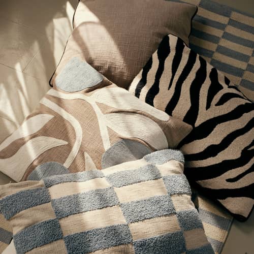 Housse de coussin Dora beige / 50 x 50 cm - Brodé - BROSTE COPENHAGEN - Taupe chaud & bleu clair - Coton