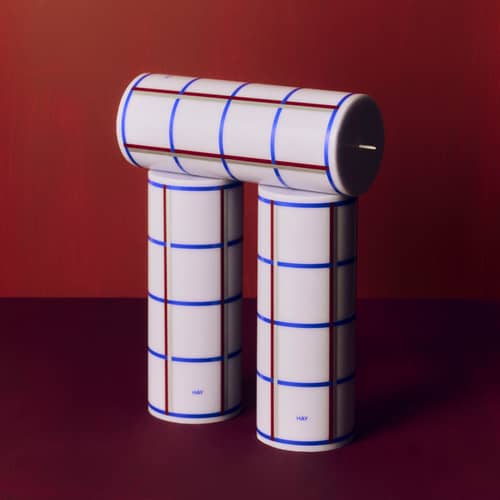 Bougie bloc Column bleu / Ø 7 x H 20 cm - Hay - Bleu ciel, bleu foncé & bordeaux - Huile, Stéarine