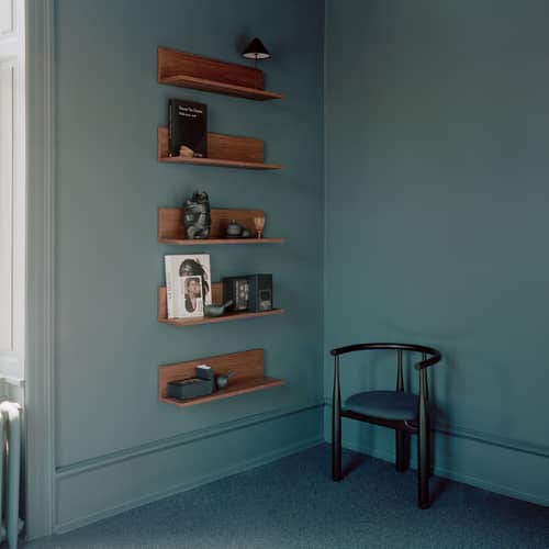 Tana Shelf wood brown / L 75 cm - NEW WORKS - Walnut - Walnut veneer
