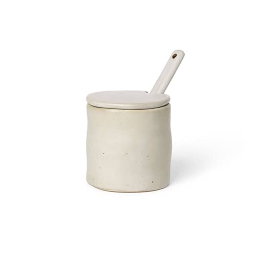 Topf Flow keramik weiß / Mit Löffel - Ferm Living - Naturweiß gesprenkelt - emailliertes Porzellan